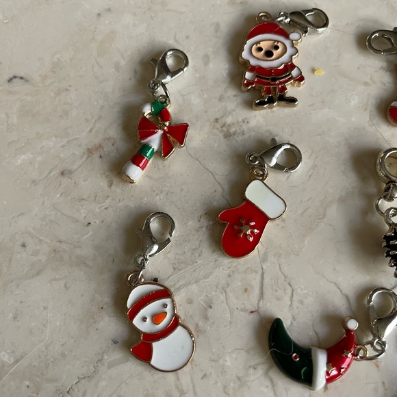 Christmas holiday charms with clips set of 11
Jewelry making - Picture 2 of 6